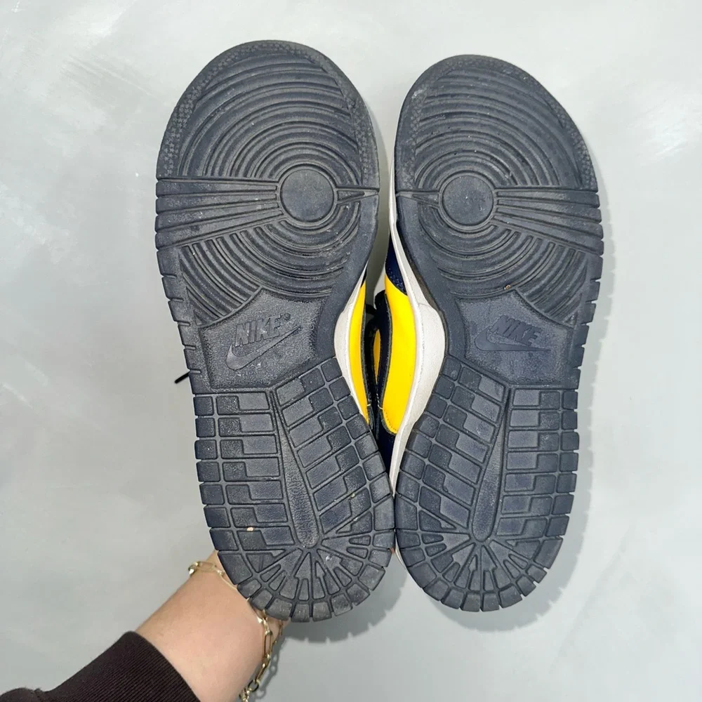 Nike Dunk Low - Michigan - Picture 5 of 5